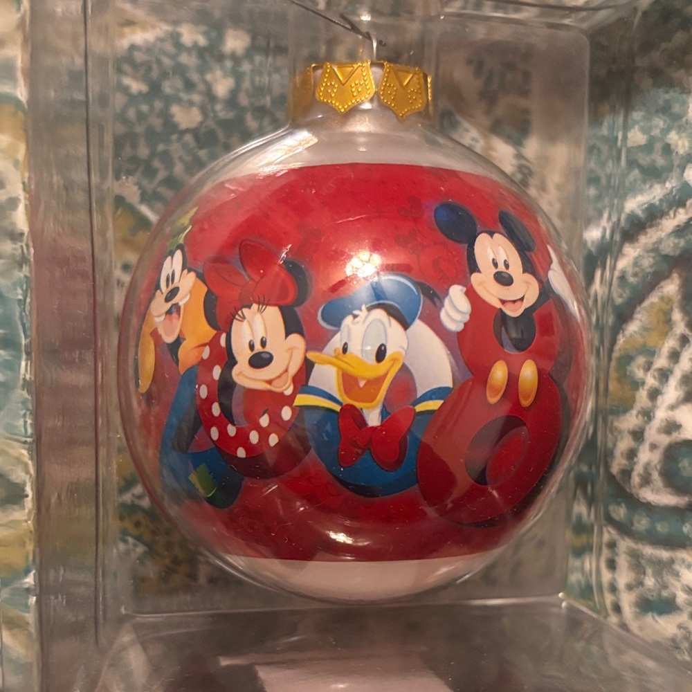Walt Disney World 2008 Holiday ball ornament